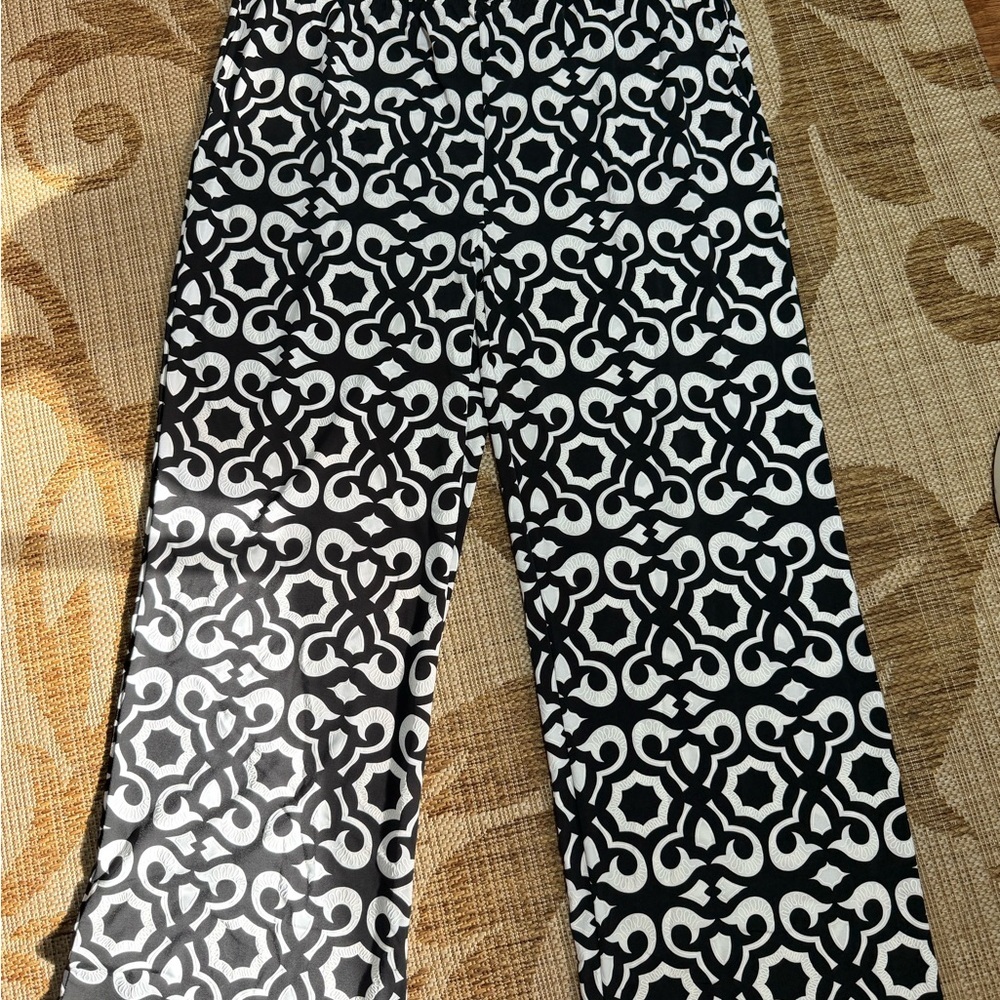 PASSPORT Black and White Patterned Pants, size XL brand new without tag